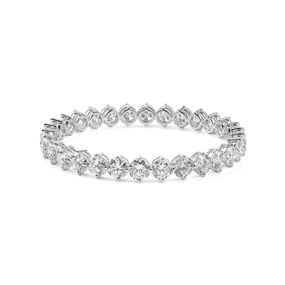Sparkling diamond tennis bracelet with round brilliant stones in white gold setting